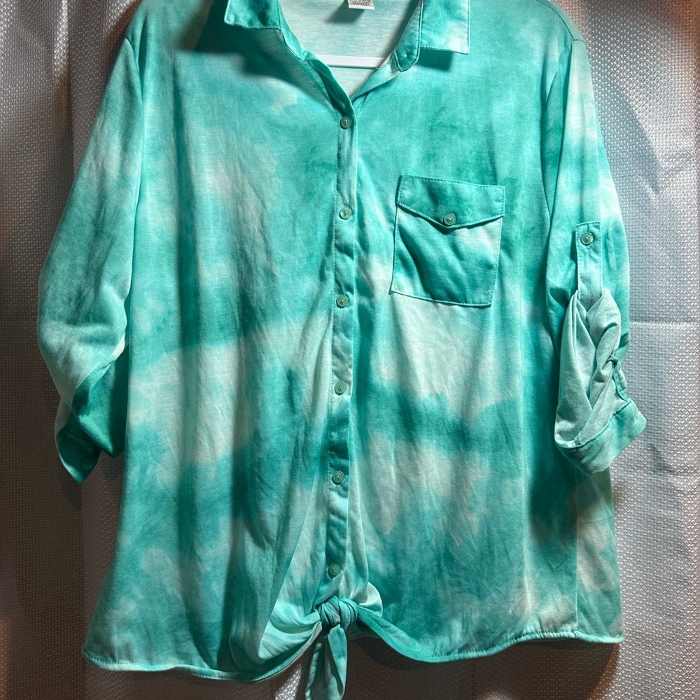 Love Potion Turquoise Tie-Dye Tie-Front Button-Down | Coastal Boho Blouse